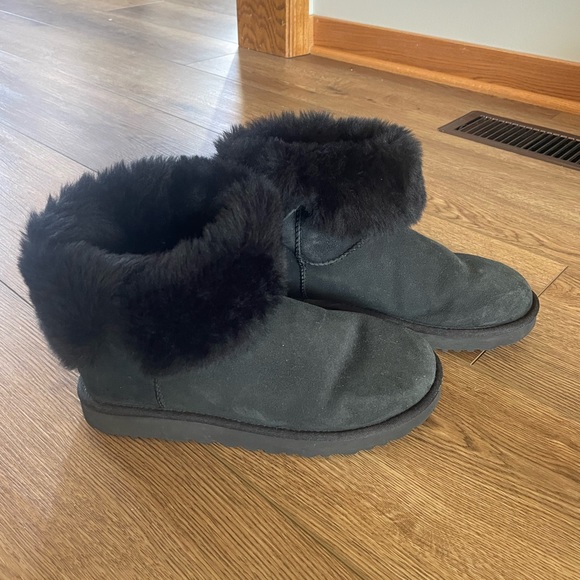 UGG Bailey Button Boots - Black, Size 10 - Picture 6 of 8